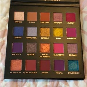 The queen palette